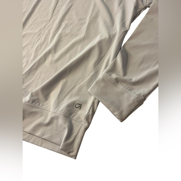 GAP Fit Gray Long Sleeve Loose Fit Pullover Lightweight Top Shirt Size S EUC - Picture 3 of 6